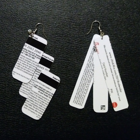 CFA 🐮 Credit Card Earrings 💳 - Picture 6 of 6